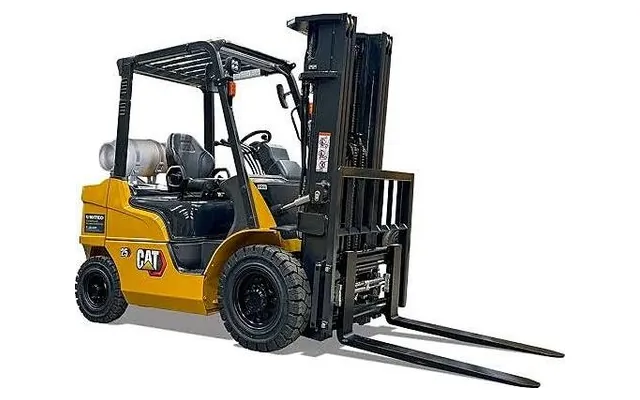Diesel forklift with its mast and forks
